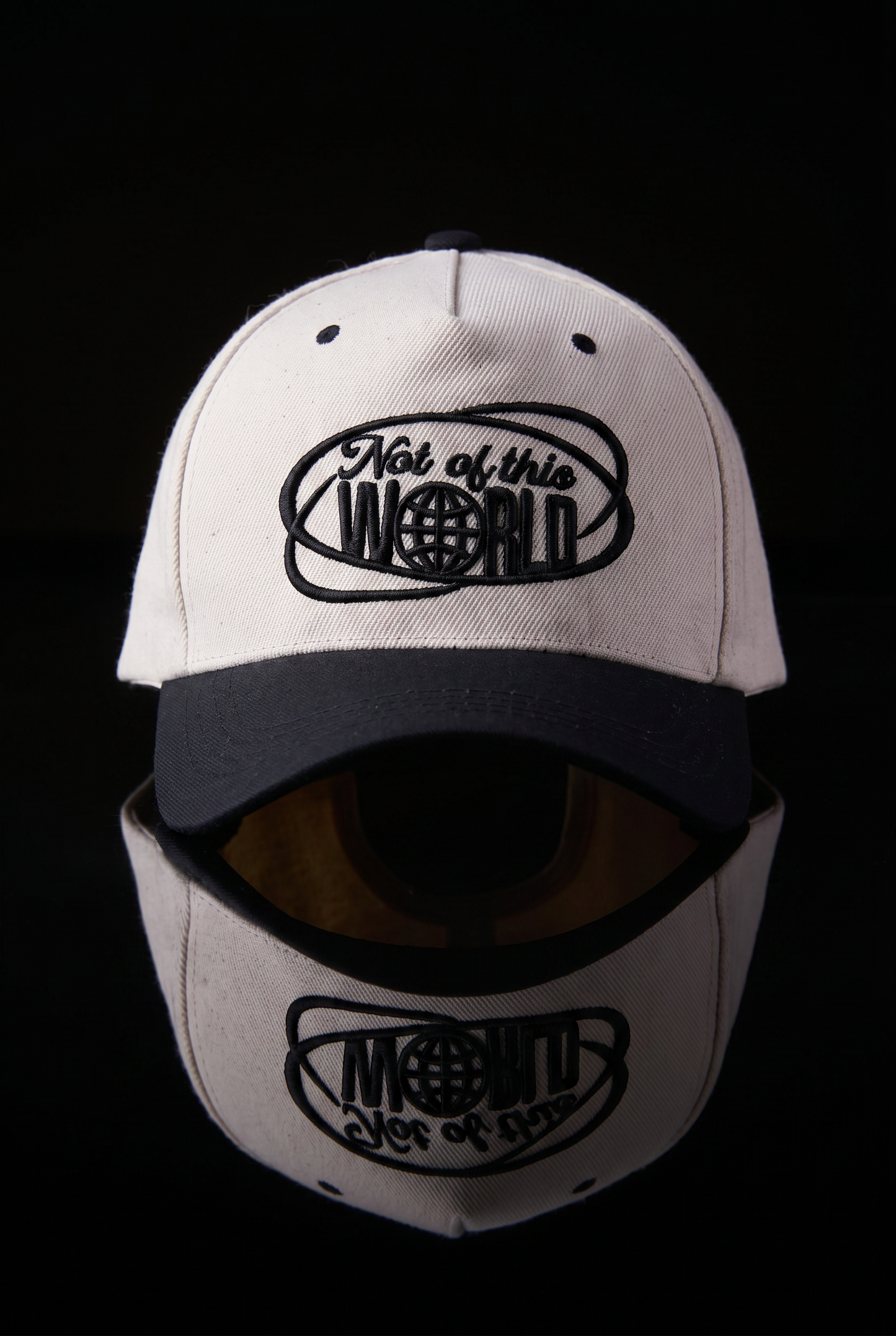 GORRA NOT OF THIS WORLD